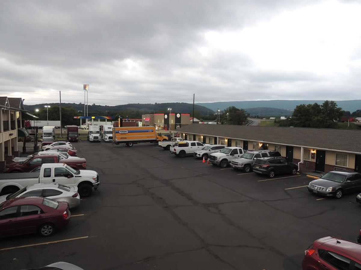 Super 8 by Wyndham Mifflinville Near Bloomsburg Eksteriør billede